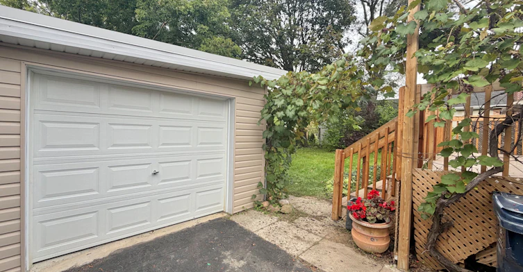 26 Compton Crescent, Toronto, ON, M3M 2C2 - 2