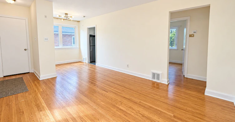 26 Compton Crescent, Toronto, ON, M3M 2C2 - 8