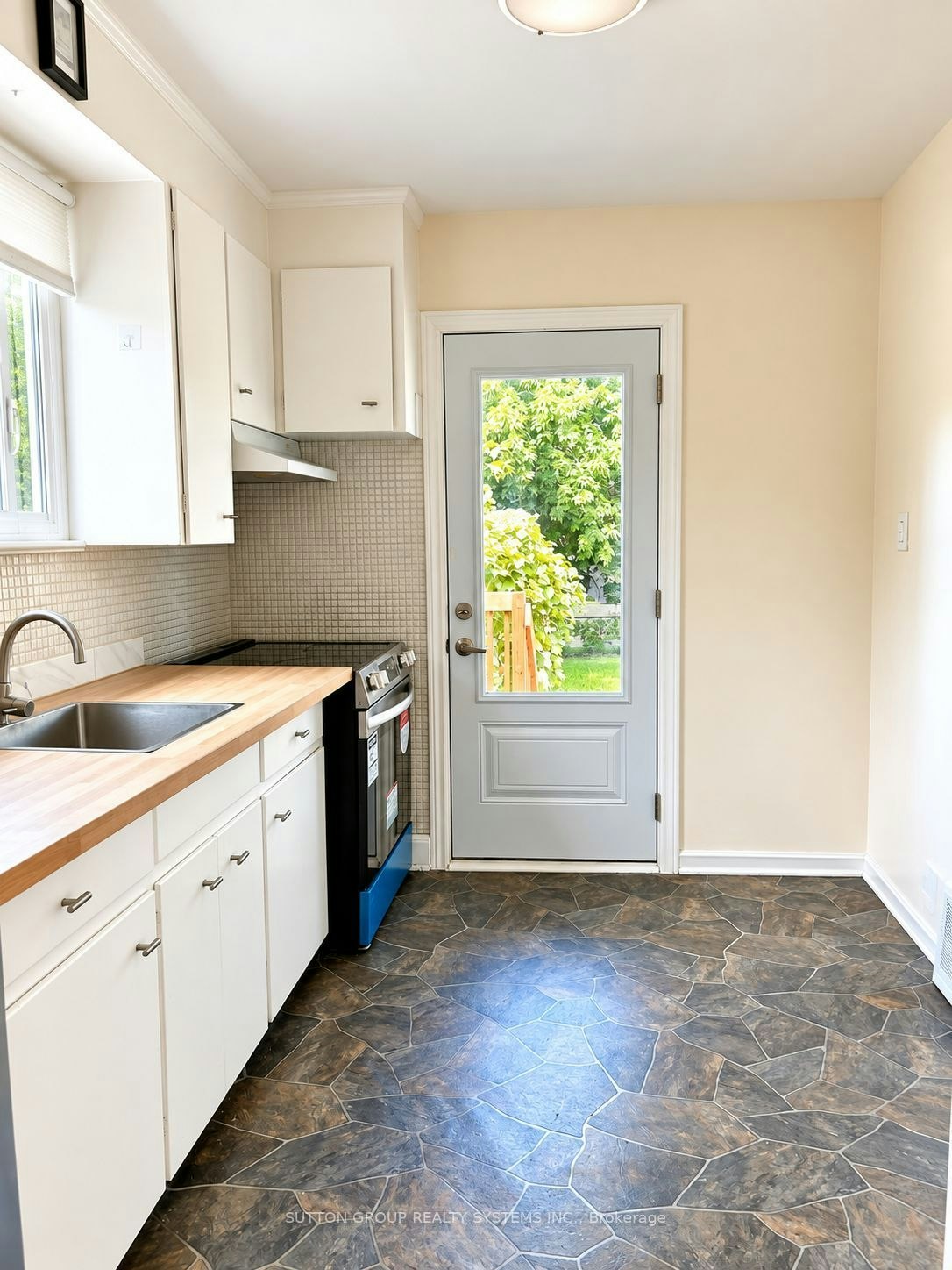 26 Compton Crescent, Toronto, ON, M3M 2C2 - 9