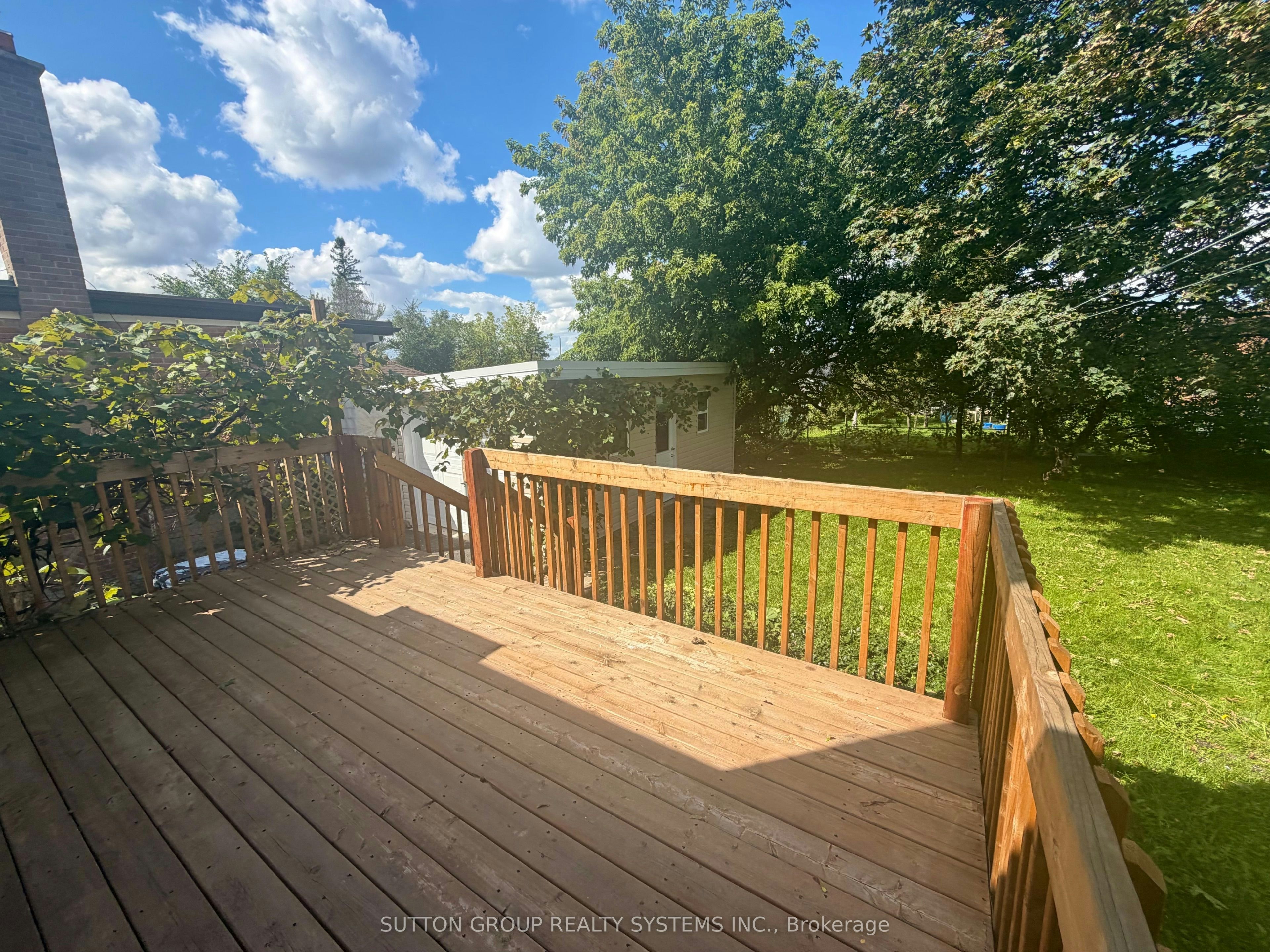 26 Compton Crescent, Toronto, ON, M3M 2C2 - 23