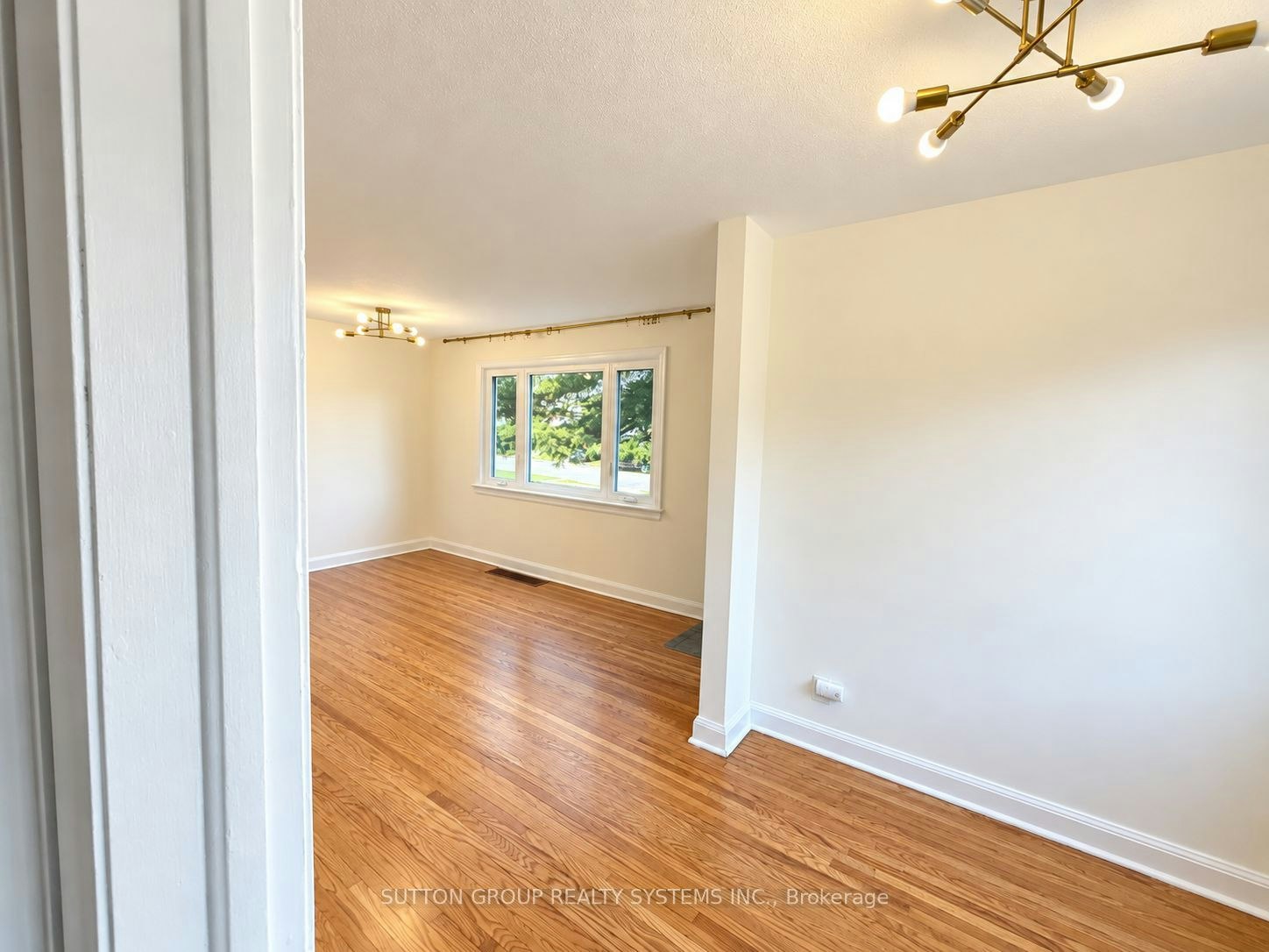 26 Compton Crescent, Toronto, ON, M3M 2C2 - 6
