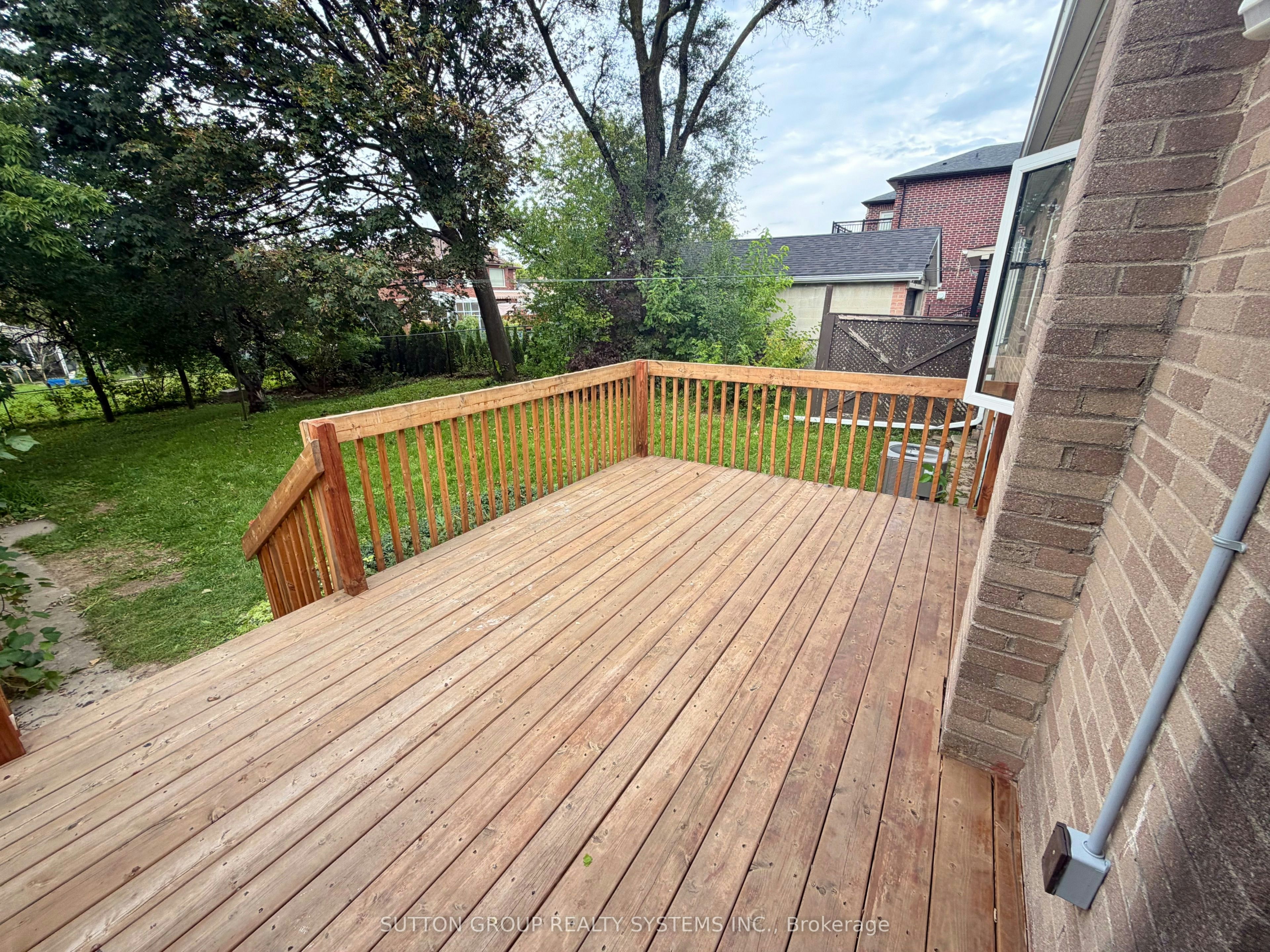 26 Compton Crescent, Toronto, ON, M3M 2C2 - 25