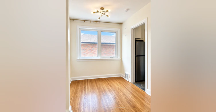 26 Compton Crescent, Toronto, ON, M3M 2C2 - 4