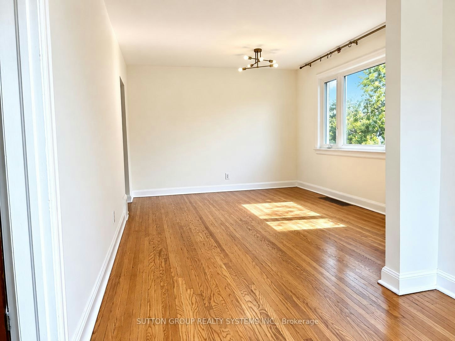 26 Compton Crescent, Toronto, ON, M3M 2C2 - 3