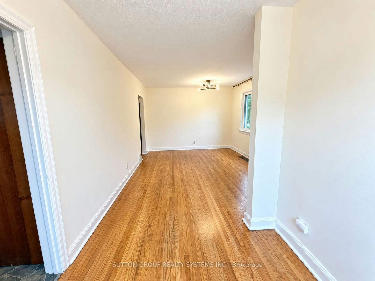 26 Compton Crescent, Toronto, ON, M3M 2C2 - 5