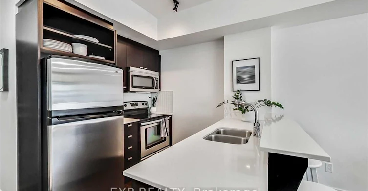 2607-103 The Queensway N/A, Toronto, ON, M6S 5B3 - 4