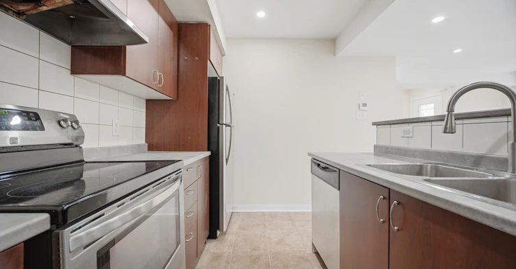 104-2891 Rio Court, Mississauga, ON, L5M 0S4 - 14