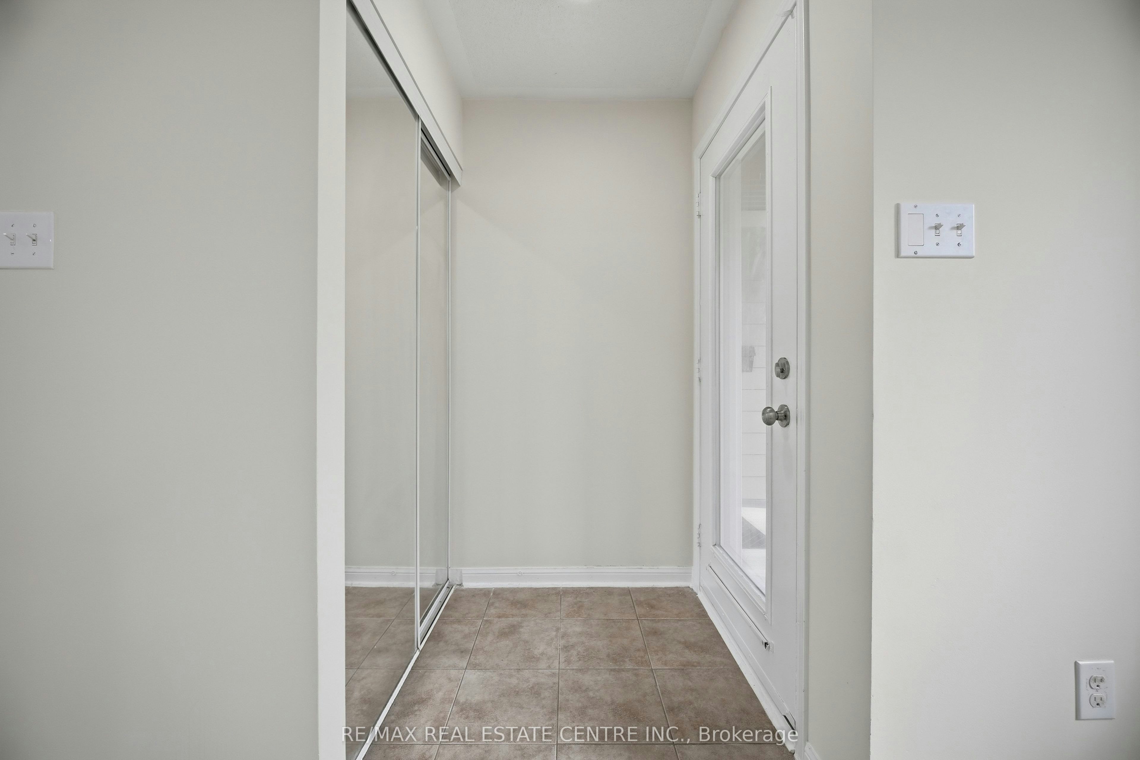 104-2891 Rio Court, Mississauga, ON, L5M 0S4 - 4