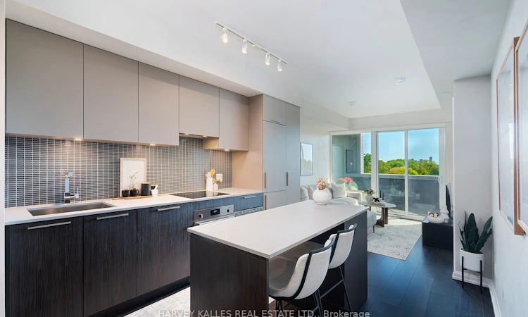 412-4208 Dundas Street W