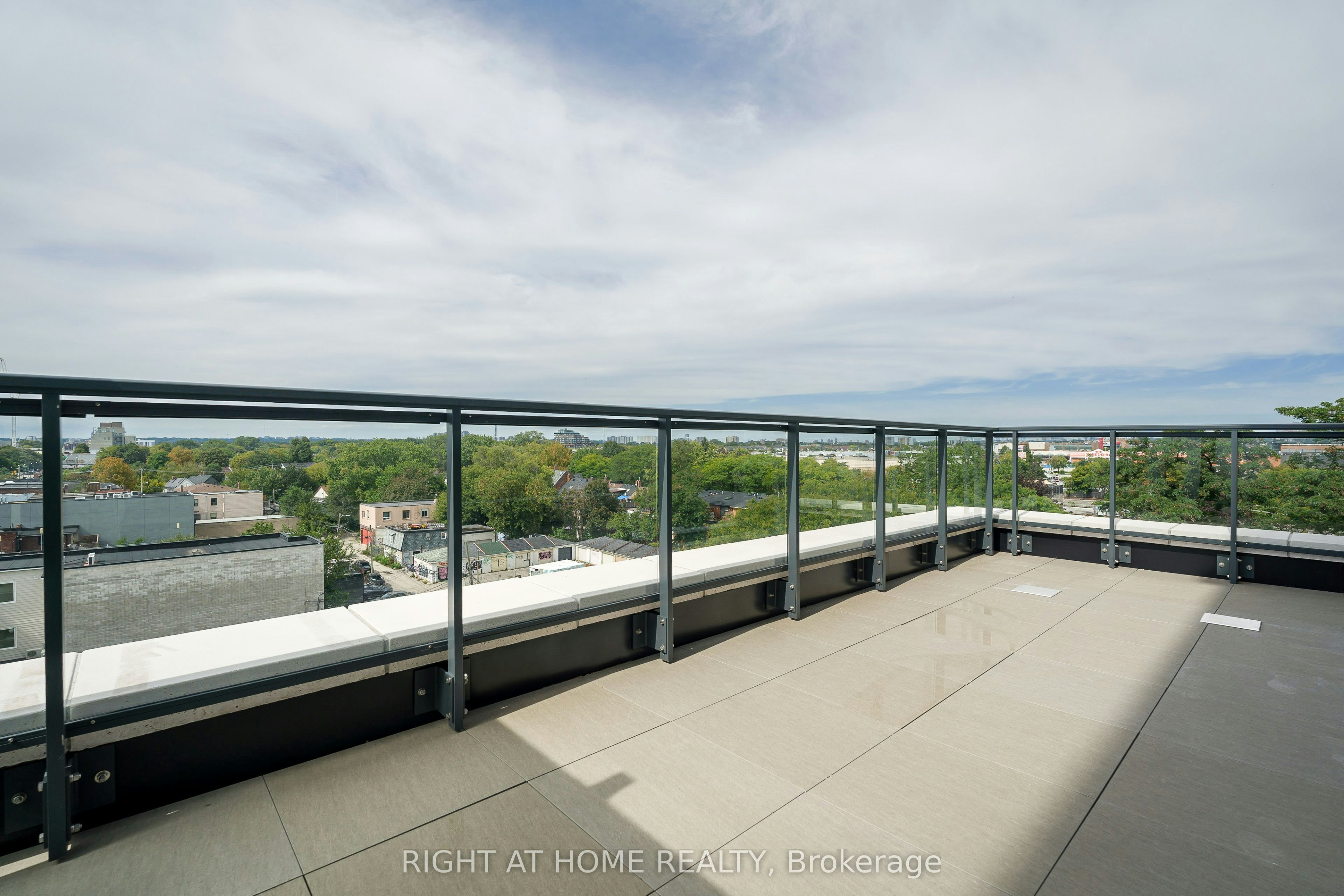 618-2946 Dundas Street W, Toronto, ON, M6P 1Y8 - 18