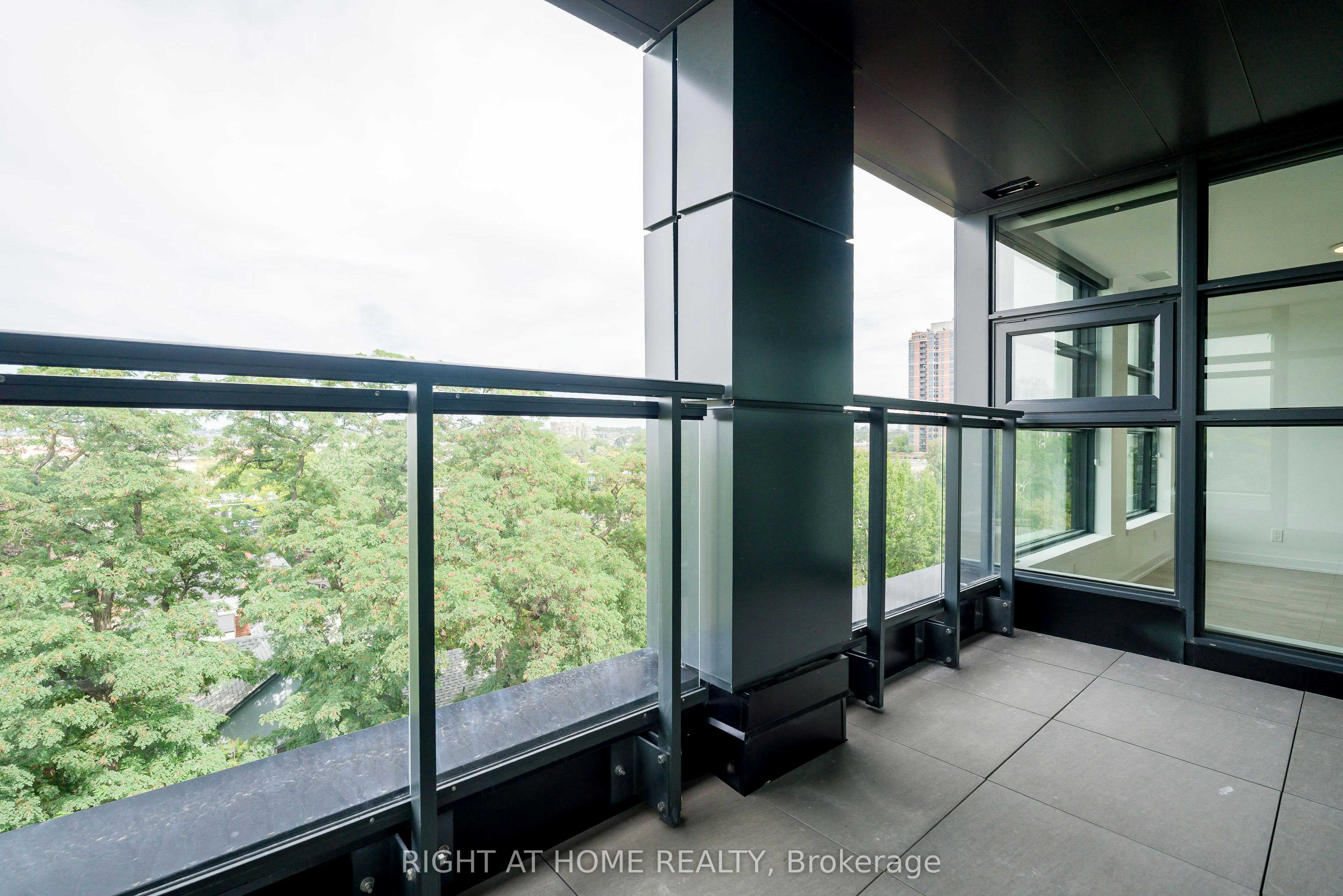 618-2946 Dundas Street W, Toronto, ON, M6P 1Y8 - 17