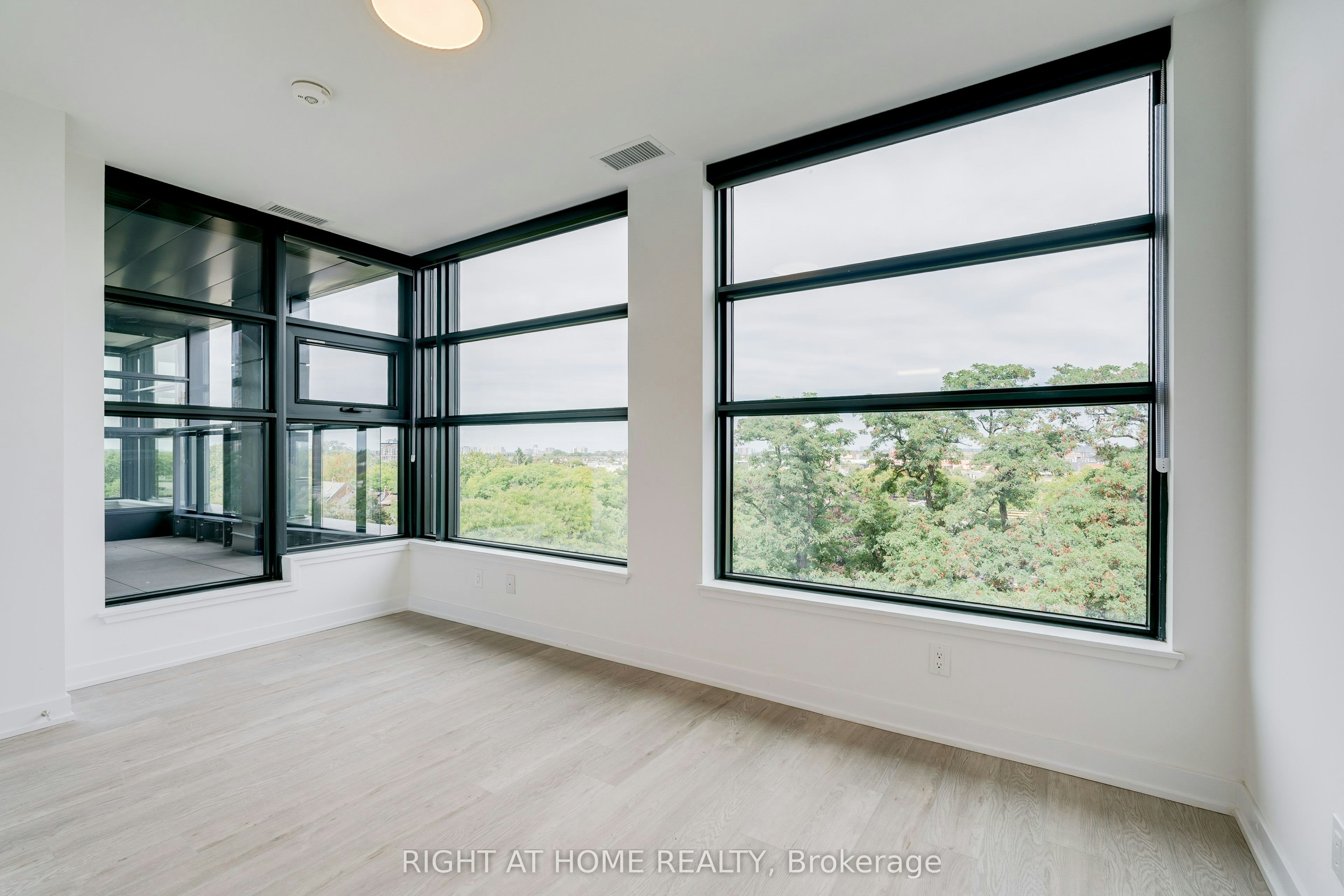 618-2946 Dundas Street W, Toronto, ON, M6P 1Y8 - 10