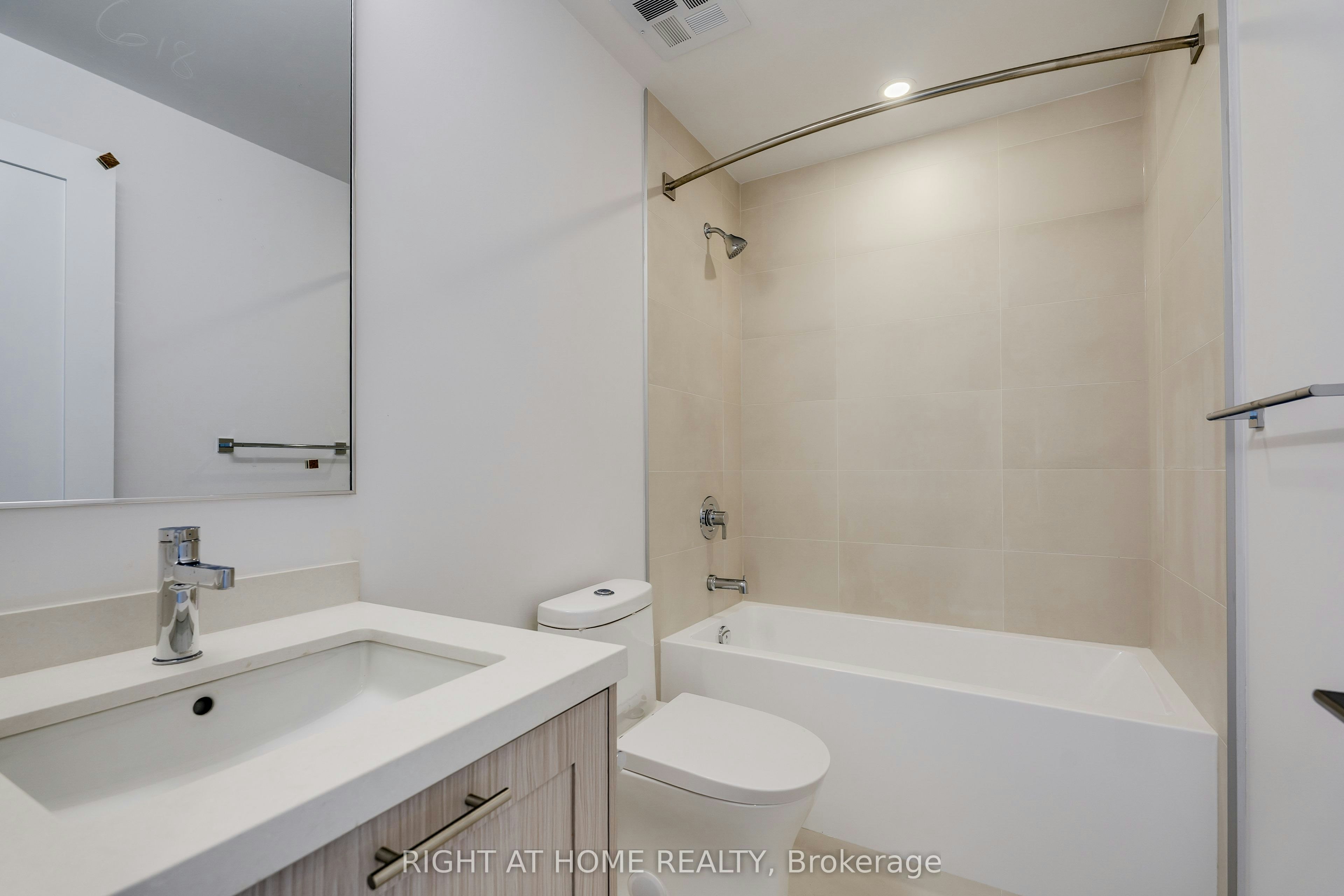 618-2946 Dundas Street W, Toronto, ON, M6P 1Y8 - 5