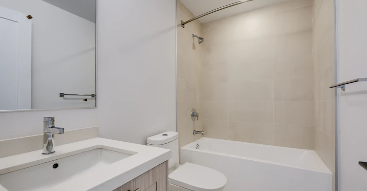 618-2946 Dundas Street W, Toronto, ON, M6P 1Y8 - 5