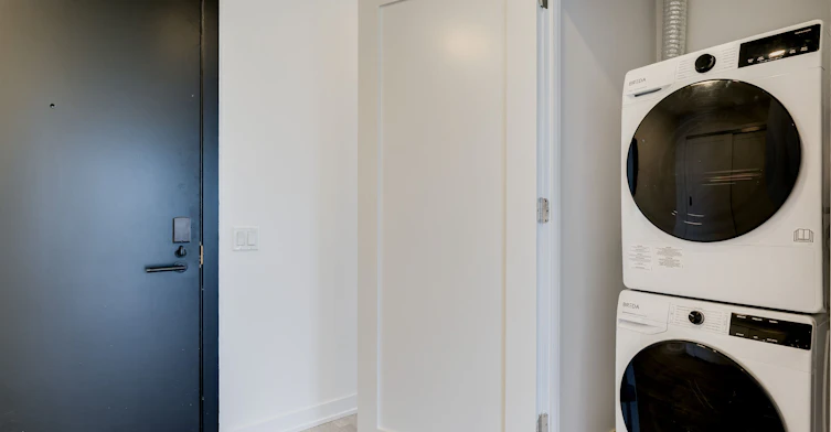 618-2946 Dundas Street W, Toronto, ON, M6P 1Y8 - 4