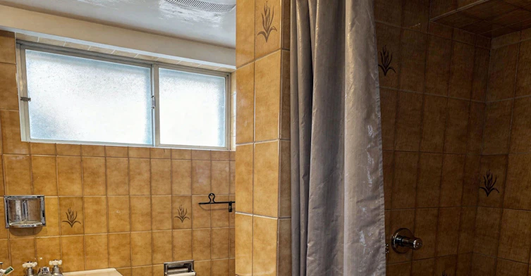 Lower Level-31 Valencia Crescent, Toronto, ON, M6L 1M3 - 13
