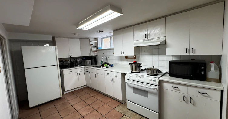 Lower Level-31 Valencia Crescent, Toronto, ON, M6L 1M3 - 9