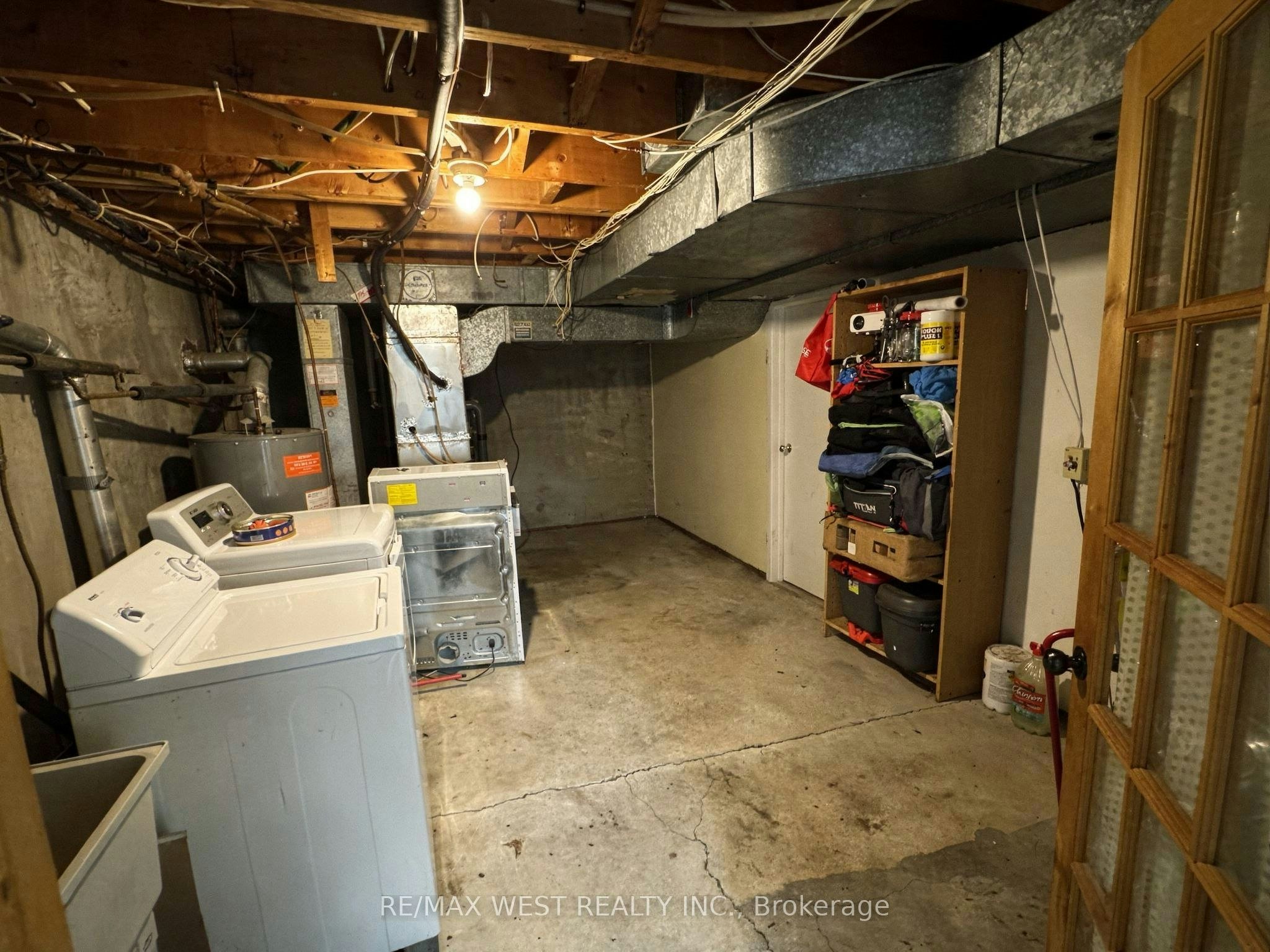 Lower Level-31 Valencia Crescent, Toronto, ON, M6L 1M3 - 11