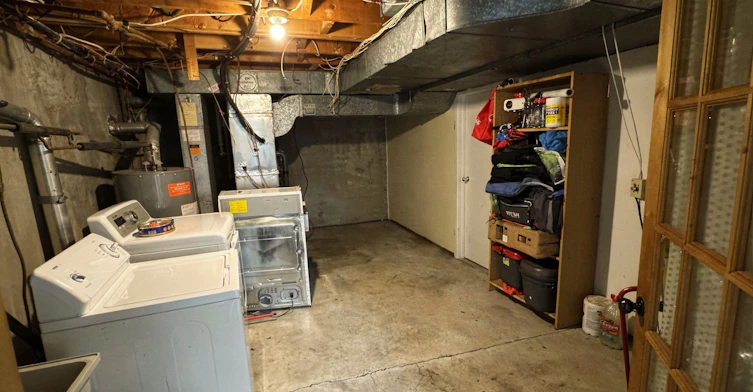 Lower Level-31 Valencia Crescent, Toronto, ON, M6L 1M3 - 11