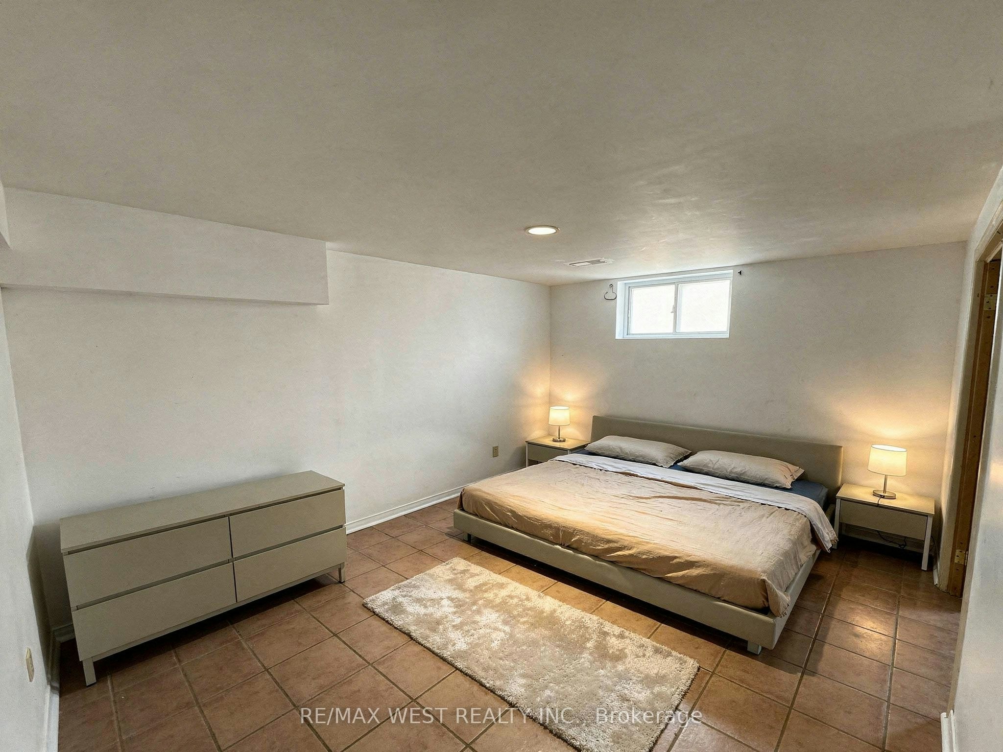 Lower Level-31 Valencia Crescent, Toronto, ON, M6L 1M3 - 5