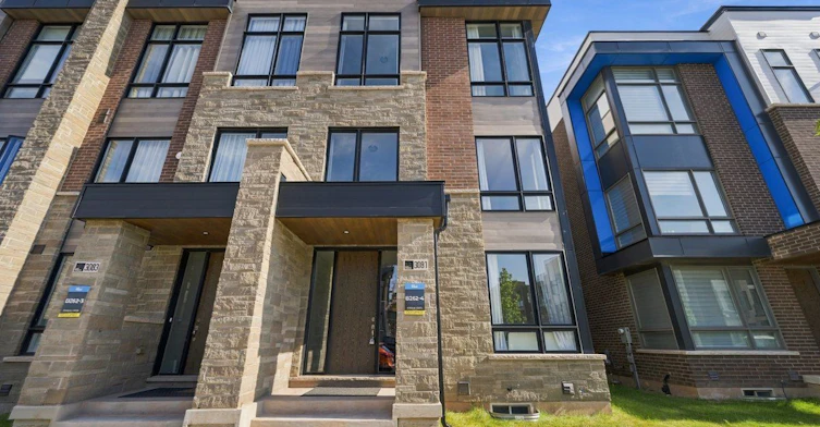 3081 Welsman Garden, Oakville, ON, L6H 7Z1 - 2