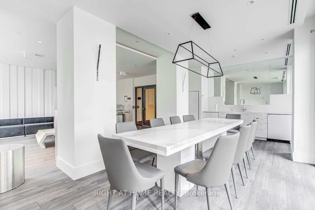 403-10 De Boers Drive, Toronto, ON, M3J 0L6 - 17