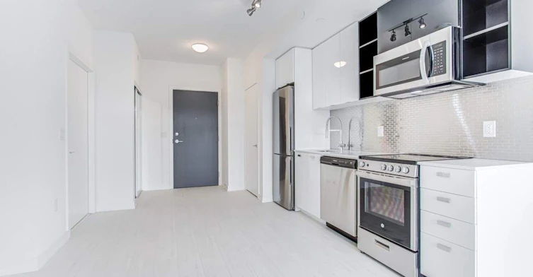 403-10 De Boers Drive, Toronto, ON, M3J 0L6 - 6