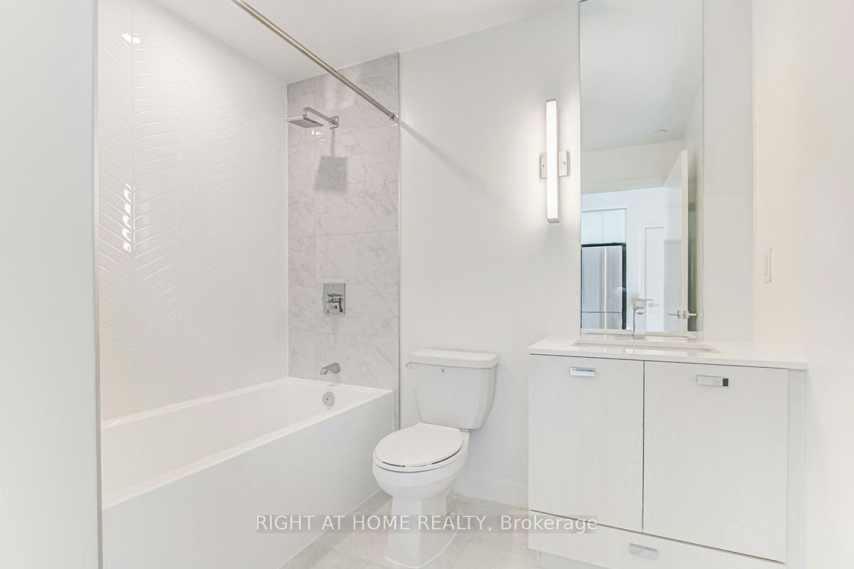 403-10 De Boers Drive, Toronto, ON, M3J 0L6 - 13