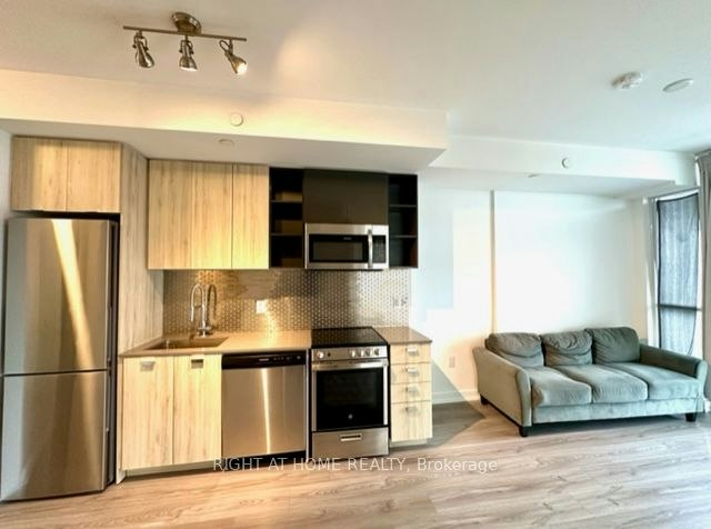403-10 De Boers Drive, Toronto, ON, M3J 0L6 - 9