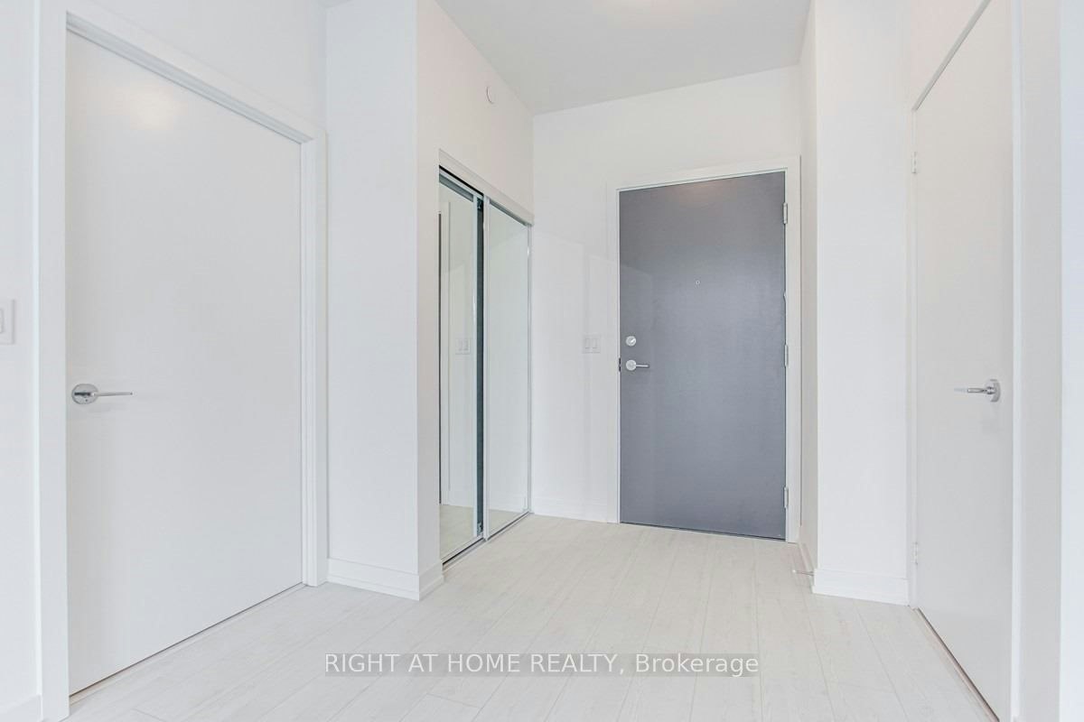 403-10 De Boers Drive, Toronto, ON, M3J 0L6 - 3