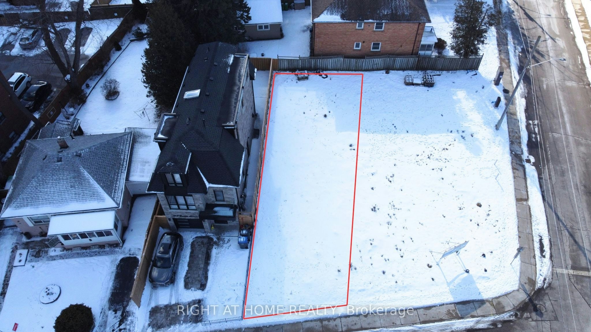 10B Benson Avenue, Mississauga, ON, L5H 2P2