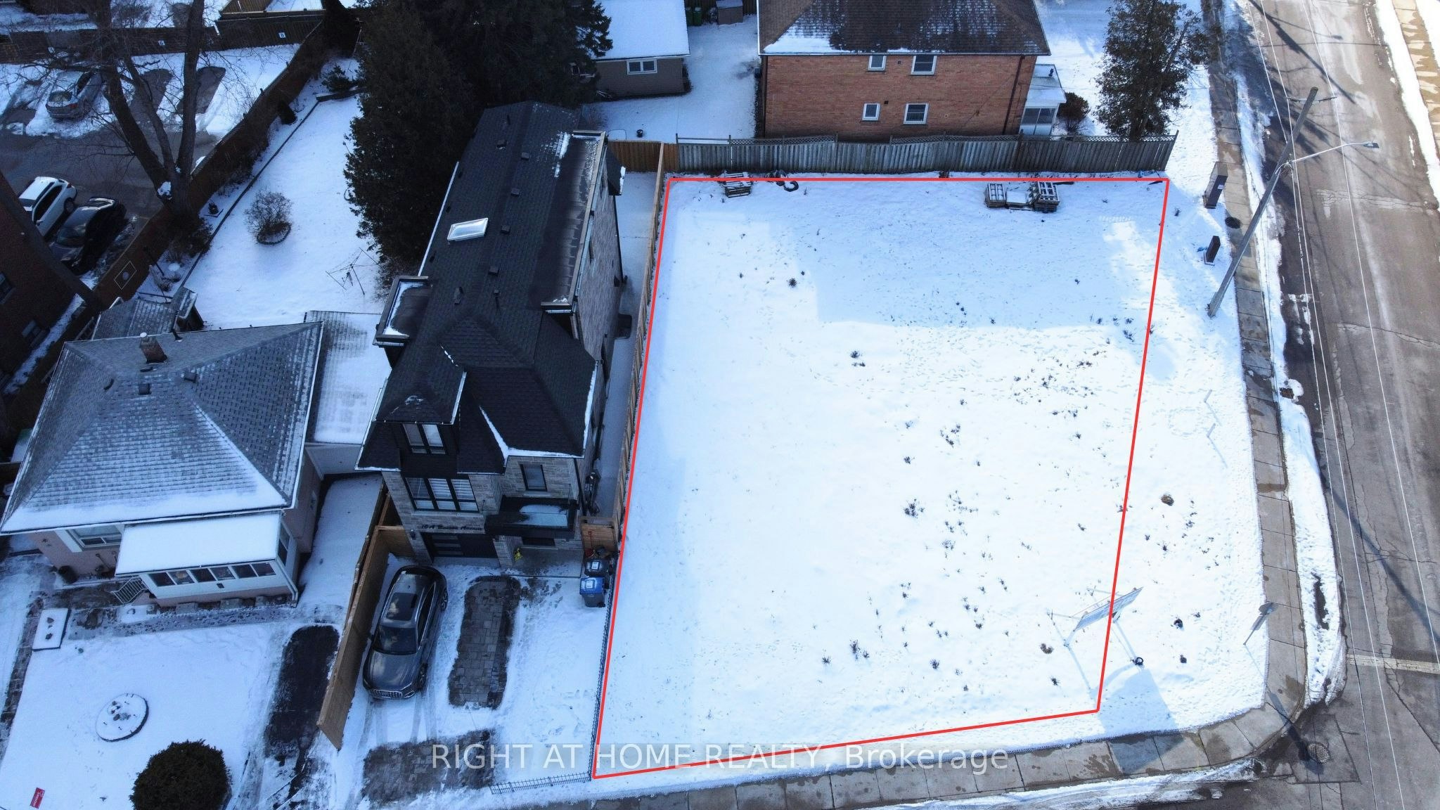 10 B and C Benson Avenue, Mississauga, ON, L5H 2P2