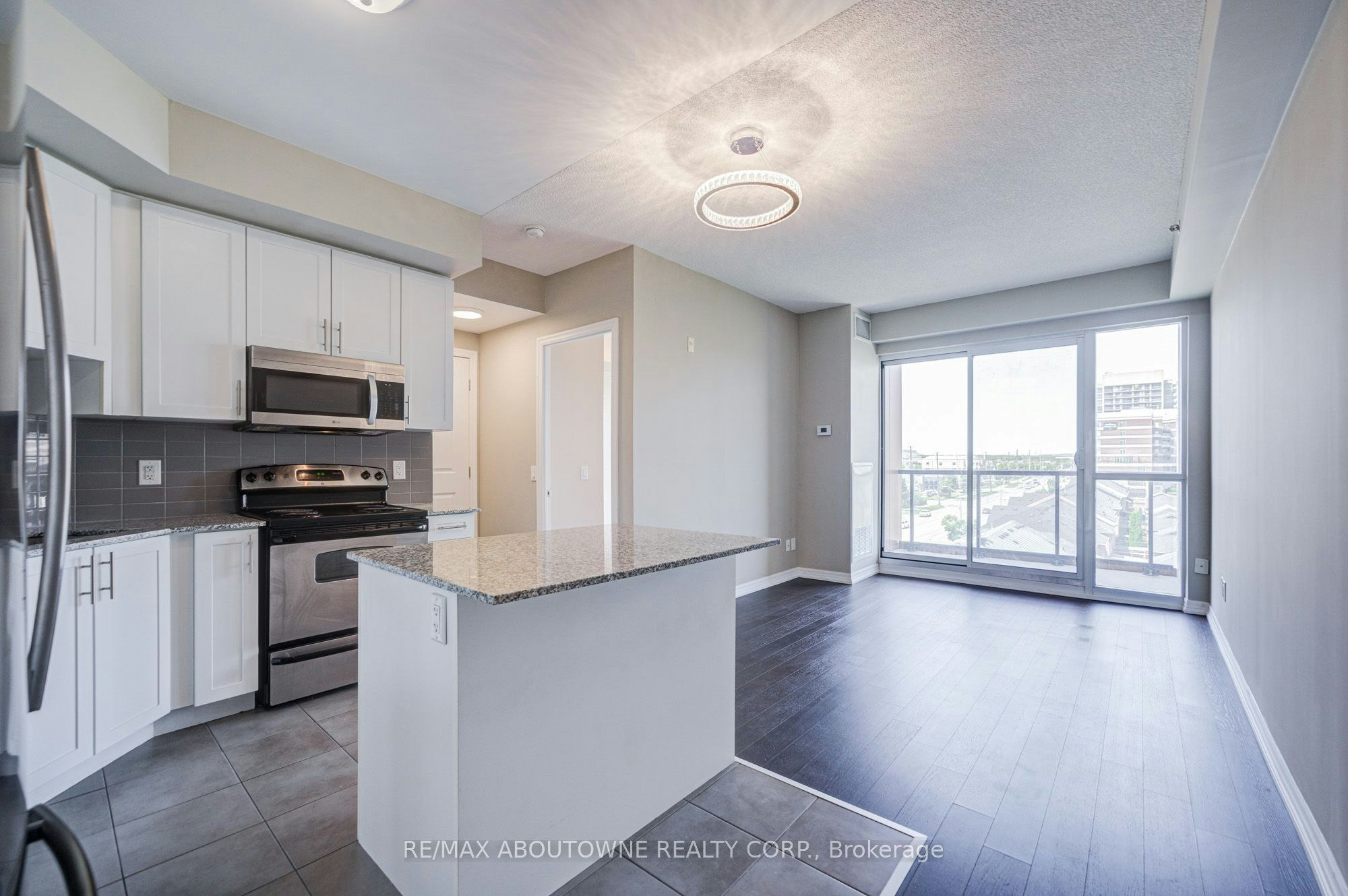 611-5001 Corporate Drive, Burlington, ON, L7L 0H5 - 4