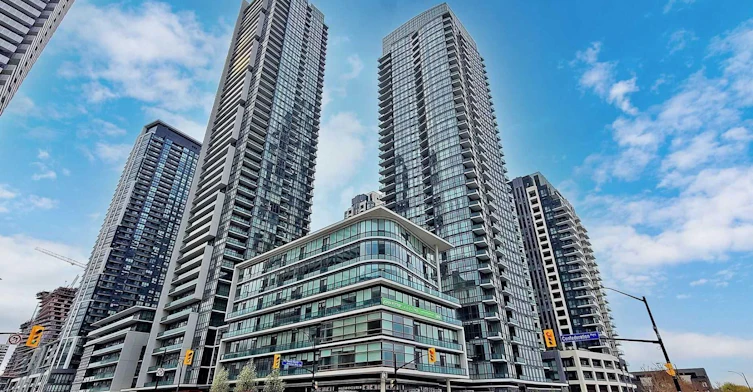 4101-4070 Confederation Parkway, Mississauga, ON, L5B 0E9