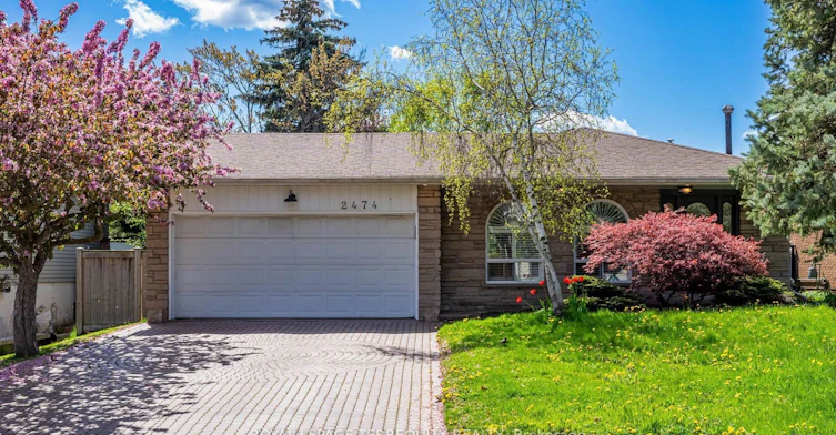 2474 Yarmouth Crescent, Oakville, ON, L6L 2M8