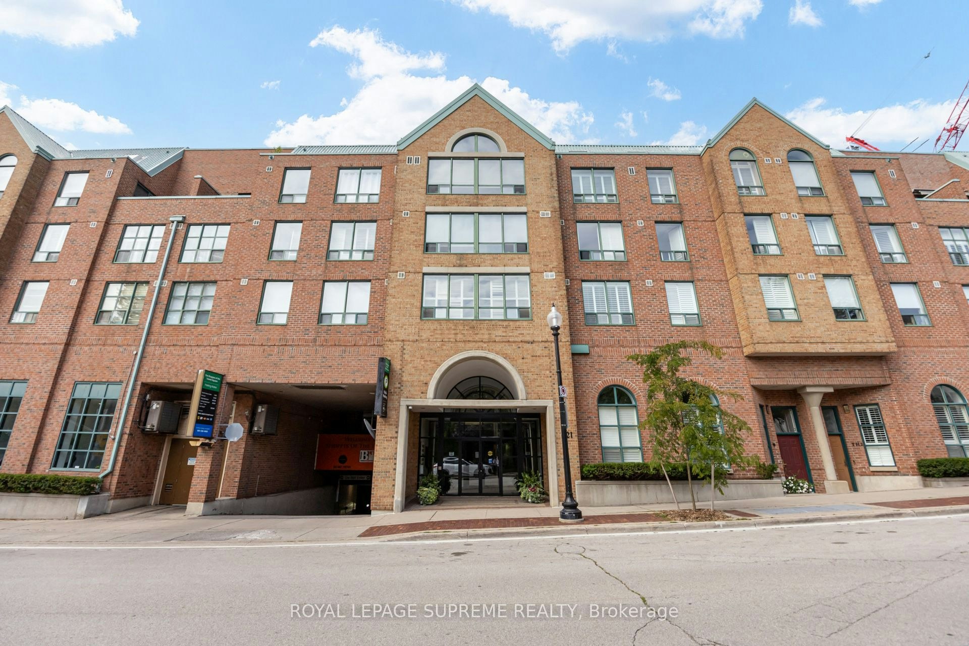 204-221 Robinson Street E, Oakville, ON, L6J 7N9