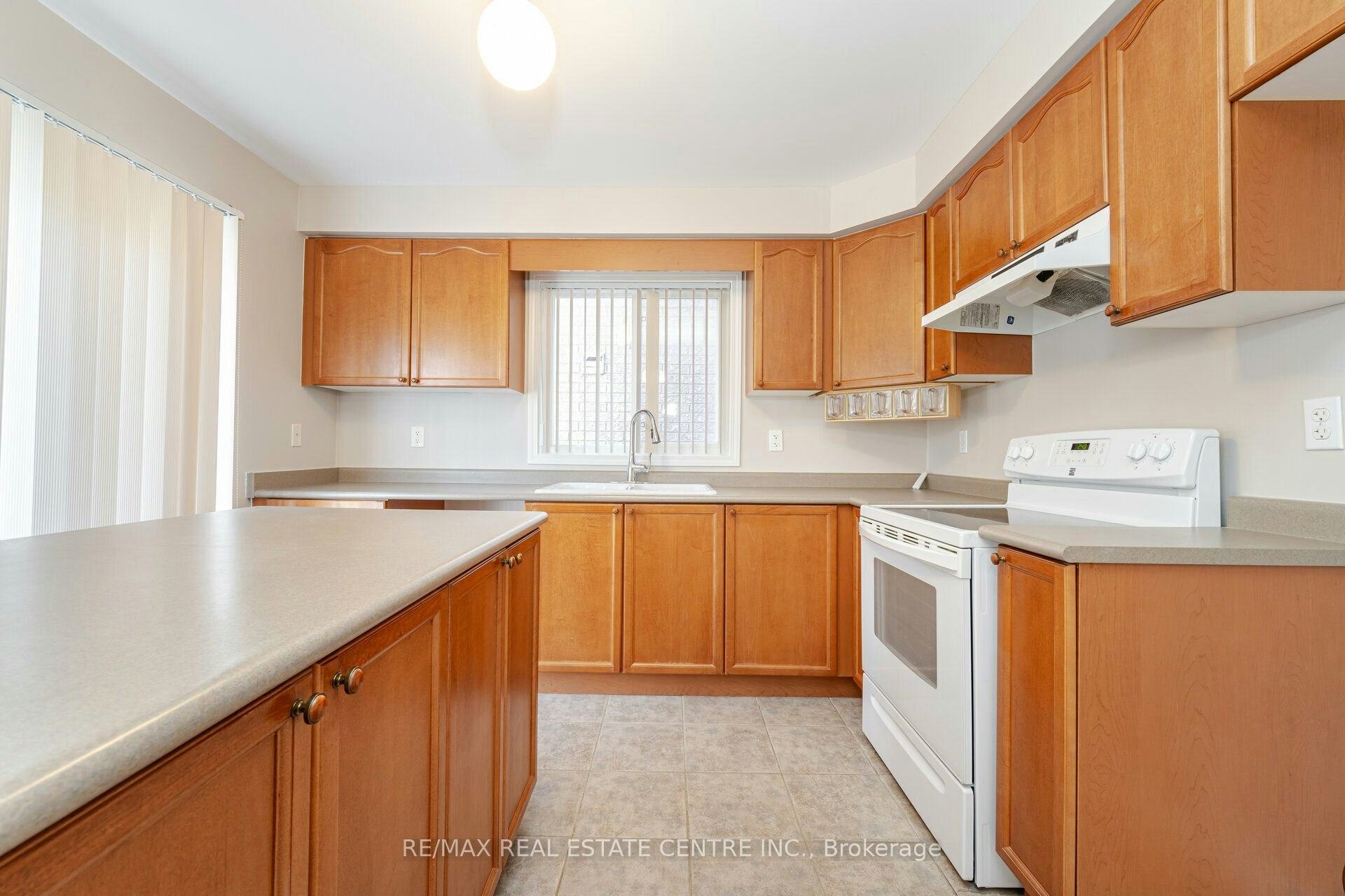 Upper-15 Mendoza Drive, Brampton, ON, L7A 3M3 - 12