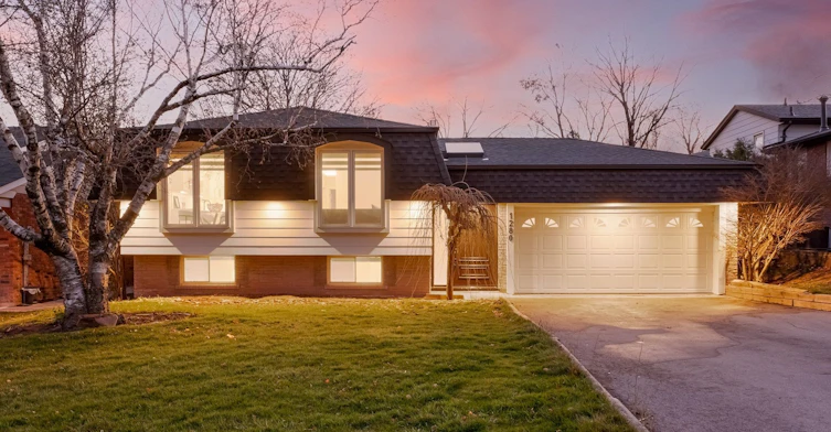 1280 Hart Crescent, Oakville, ON, L6H 2M5
