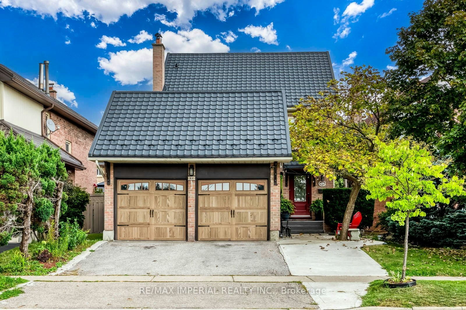 301 Kingsbridge Garden Circle, Mississauga, ON, L5R 1L2