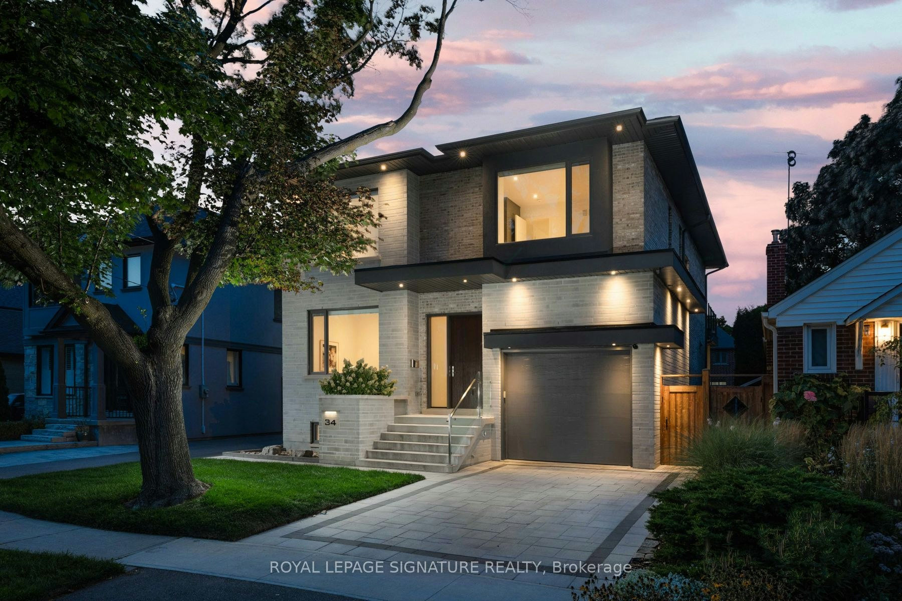34 Edgecroft Road, Toronto, ON, M8Z 2B6