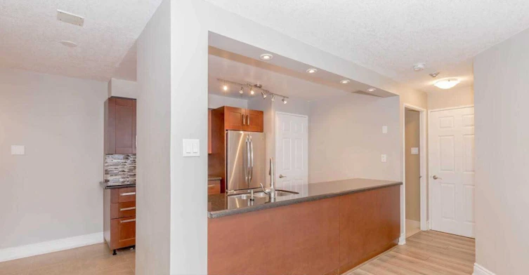 1606-4205 Shipp Drive, Mississauga, ON, L4Z 2Y9 - 2