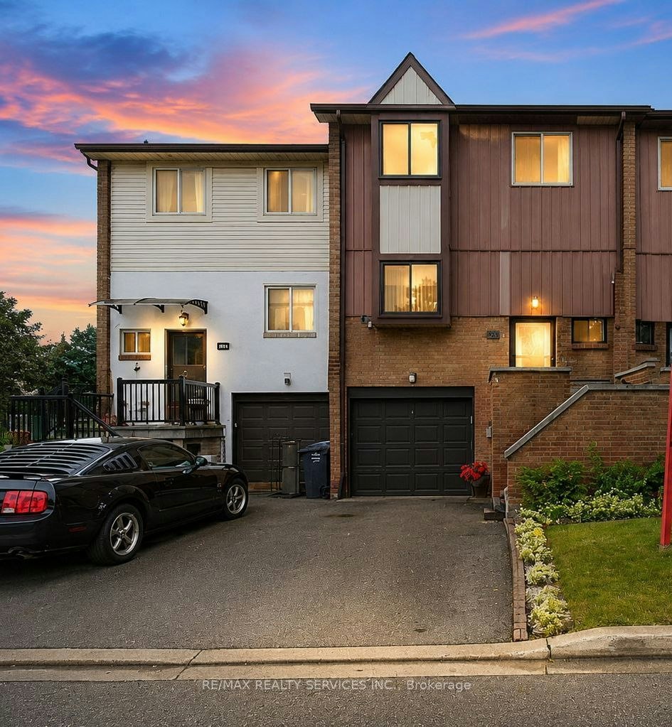 68-68 Baronwood Court, Brampton, ON, L6V 3H7
