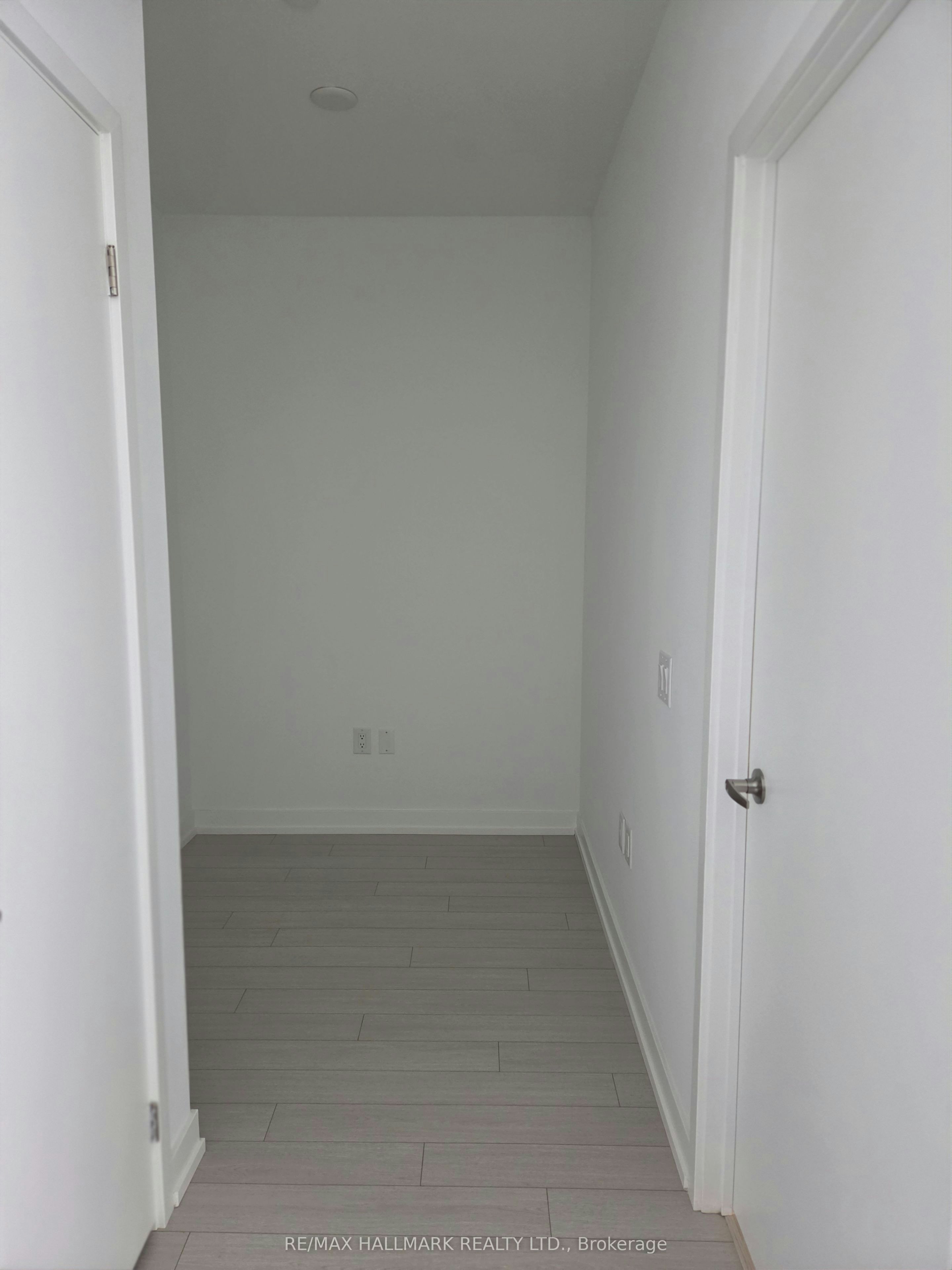 1801-4010 Eglinton Avenue, Toronto, ON, M9A 0G6 - 4