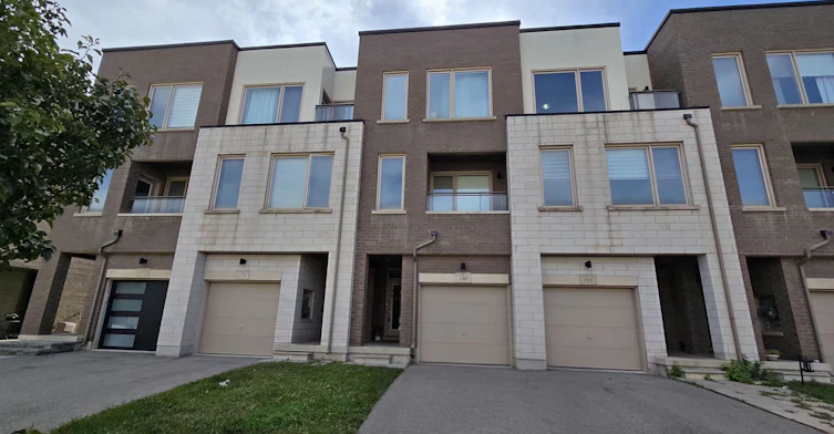168 Squire Crescent, Oakville, ON, L6H 0L7