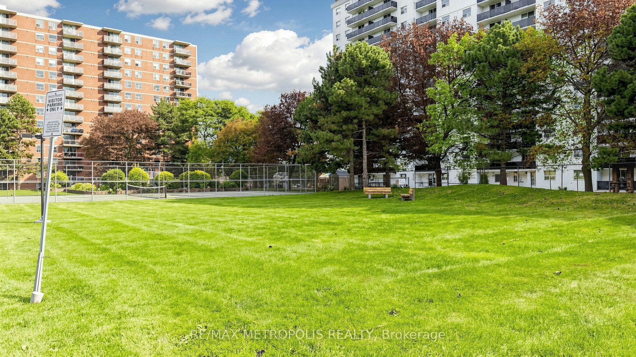 310-1100 Caven Street, Mississauga, ON, L5G 4N3 - 48