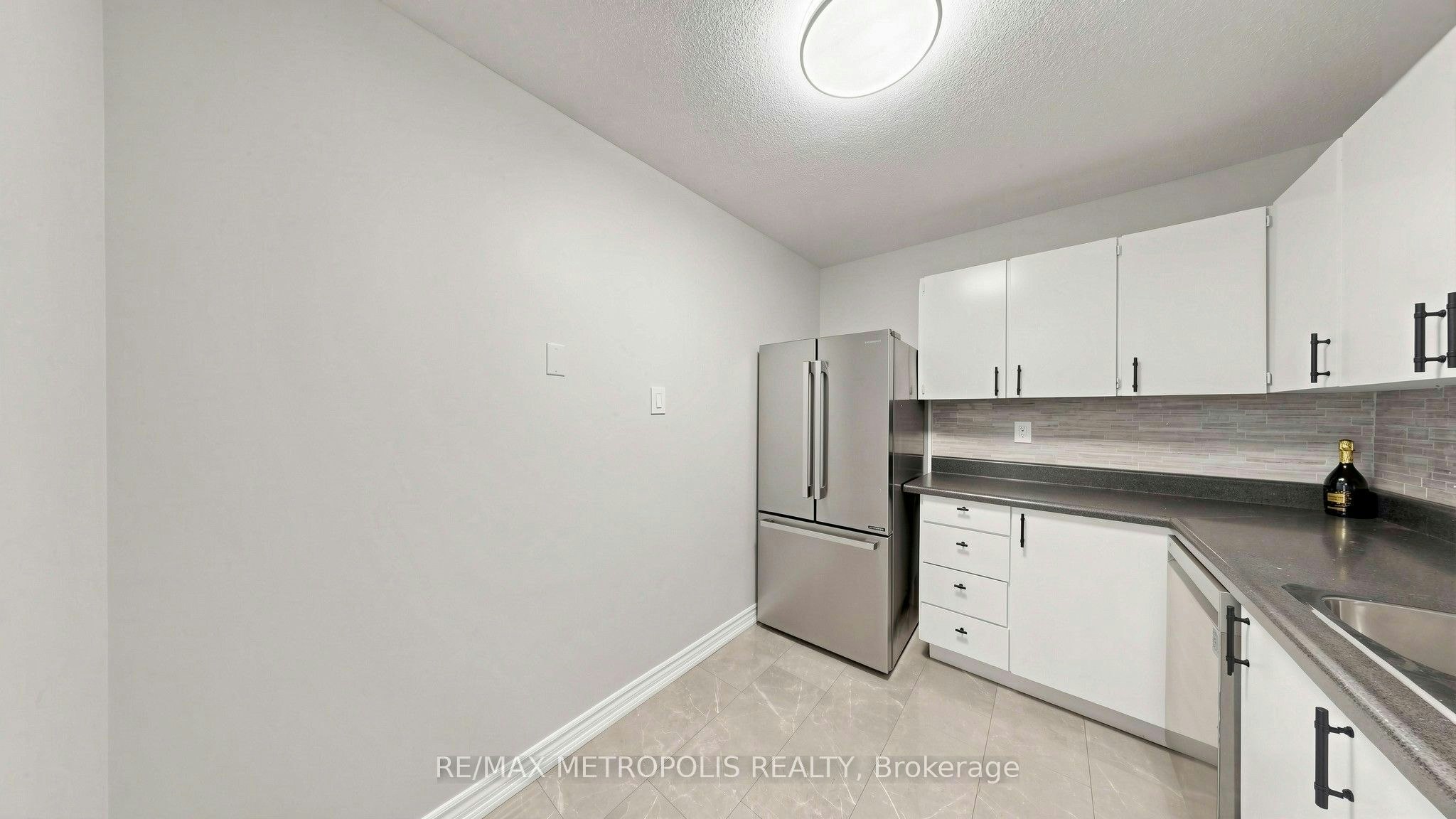 310-1100 Caven Street, Mississauga, ON, L5G 4N3 - 22