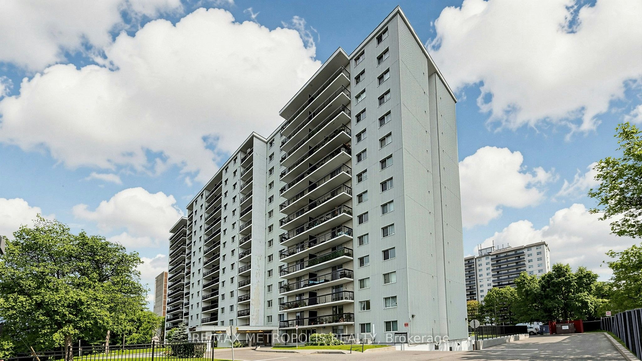 310-1100 Caven Street, Mississauga, ON, L5G 4N3