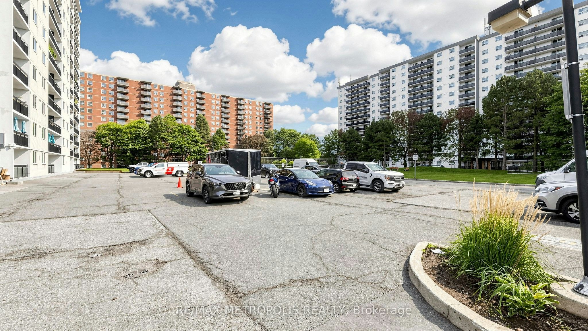 310-1100 Caven Street, Mississauga, ON, L5G 4N3 - 4