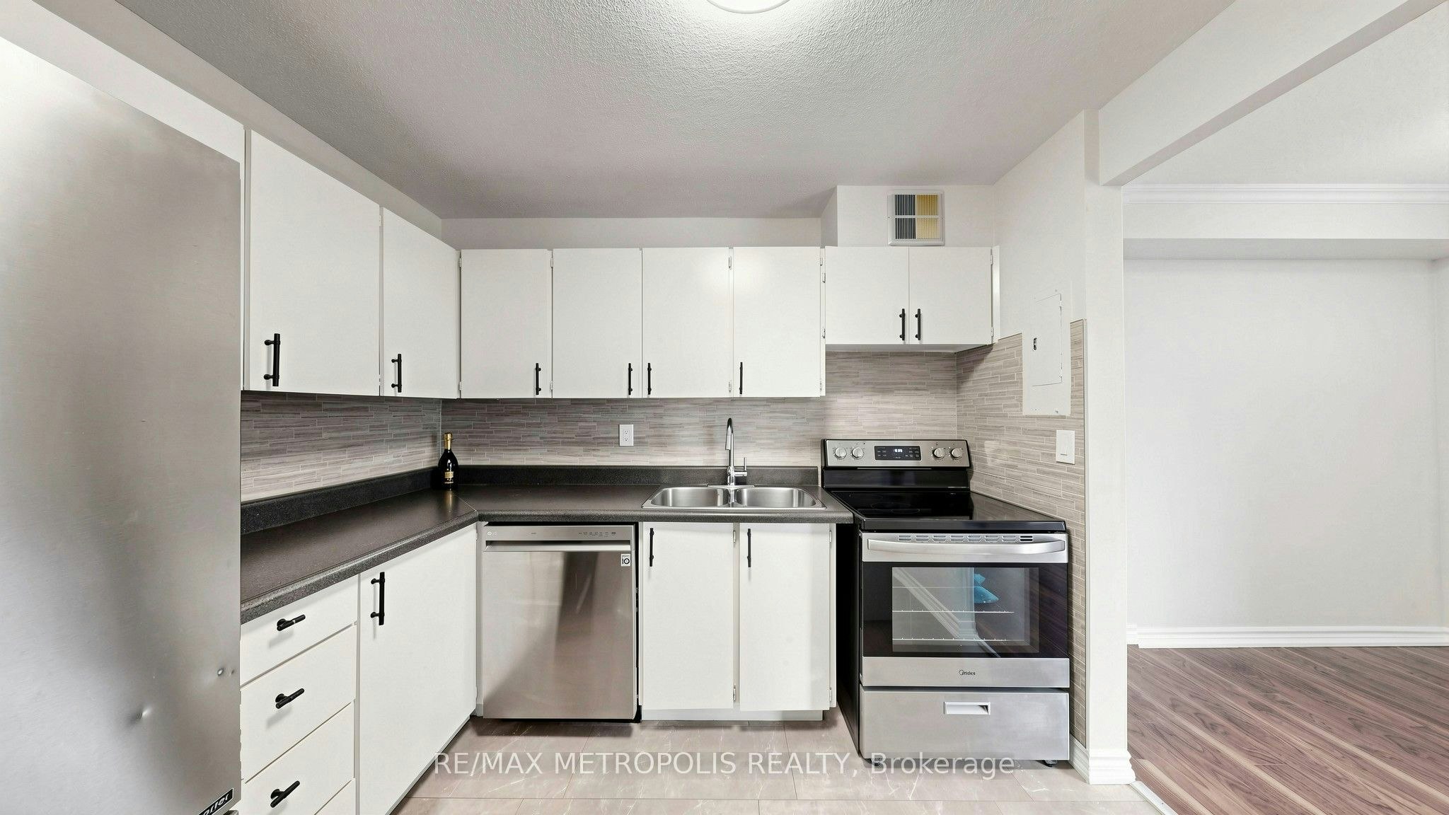 310-1100 Caven Street, Mississauga, ON, L5G 4N3 - 23