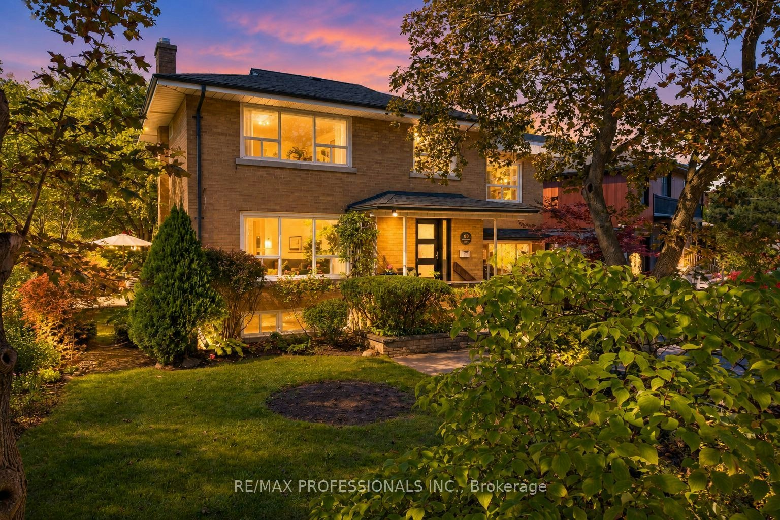 60 Fernalroy Boulevard, Toronto, ON, M8Z 3W3